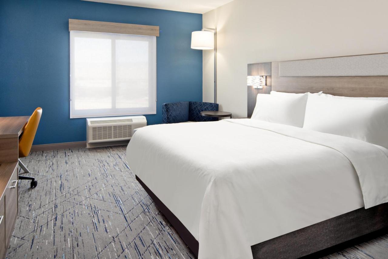 Holiday Inn Express & Suites Palm Desert - Millennium By Ihg Exterior photo