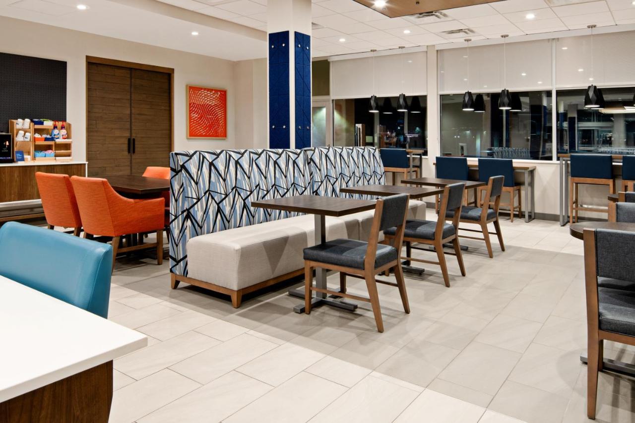 Holiday Inn Express & Suites Palm Desert - Millennium By Ihg Exterior photo