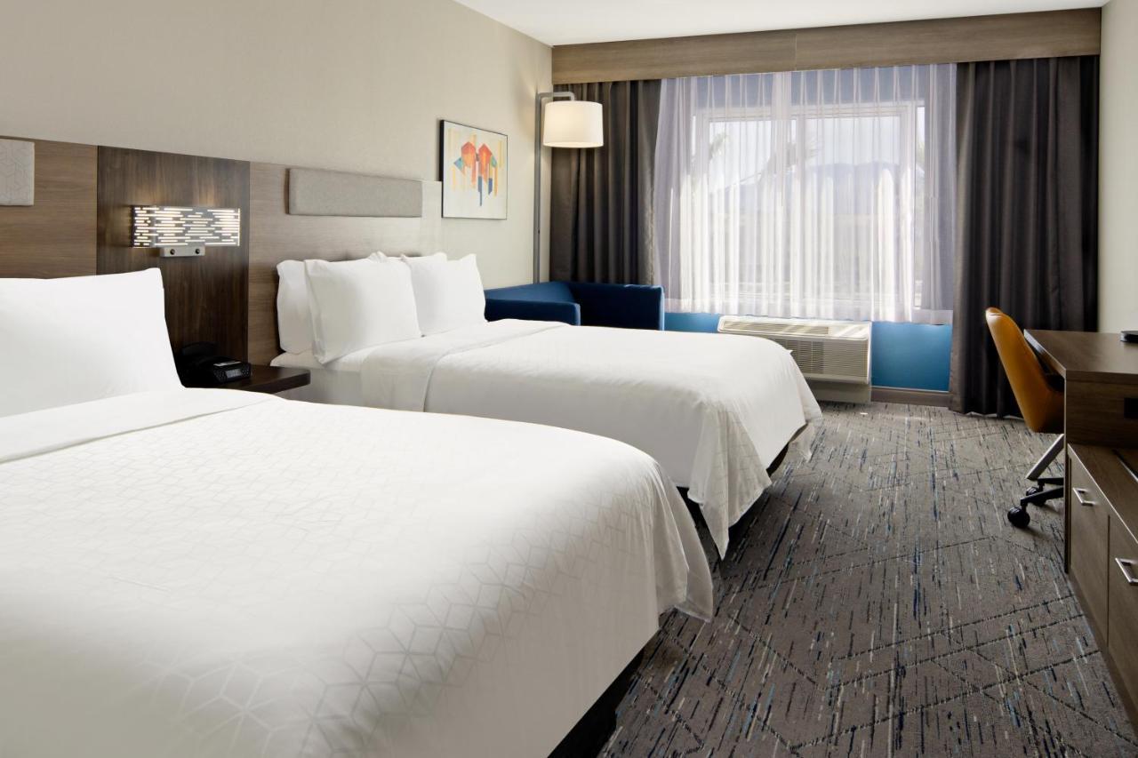 Holiday Inn Express & Suites Palm Desert - Millennium By Ihg Exterior photo