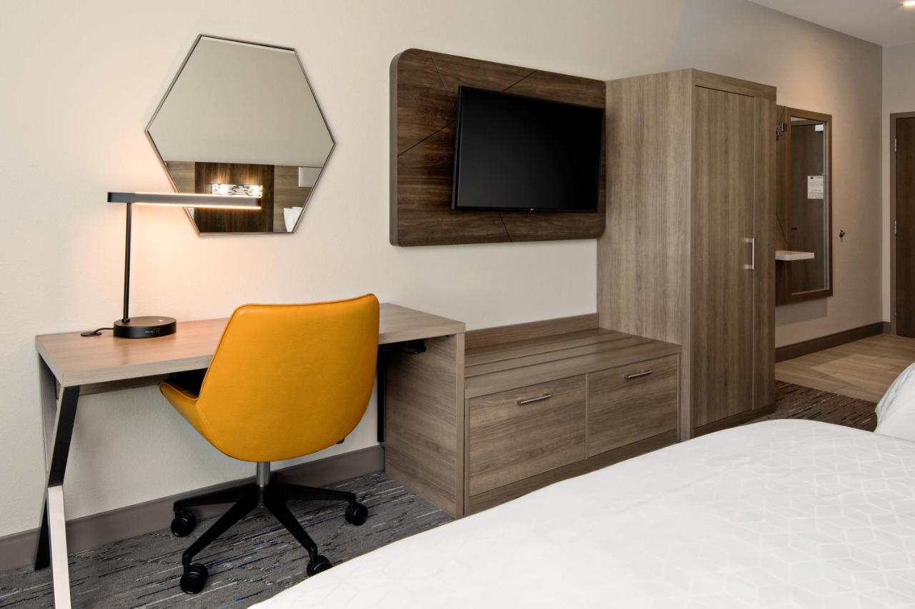 Holiday Inn Express & Suites Palm Desert - Millennium By Ihg Exterior photo