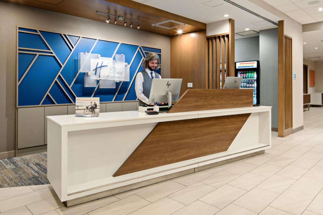 Holiday Inn Express & Suites Palm Desert - Millennium By Ihg Exterior photo